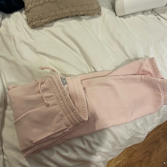 Aritzia cozy fleece boyfriend sweatpants - Picture 3 of 3